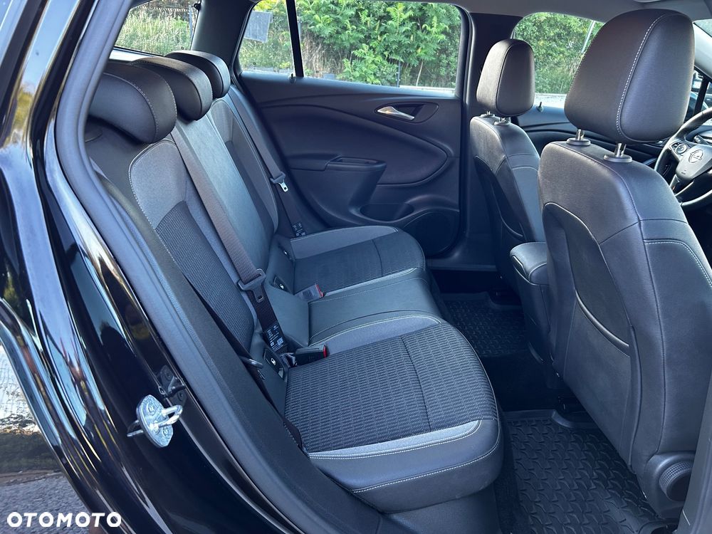 Opel Astra 1.2 Turbo Business Edition - 35