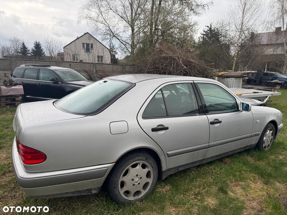 Mercedes-Benz Klasa E 230 Avantgarde - 1