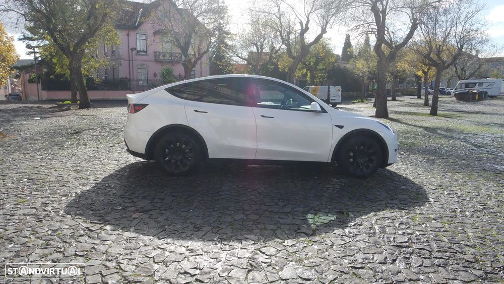Tesla Model Y Long Range Dual Motor AWD - 6