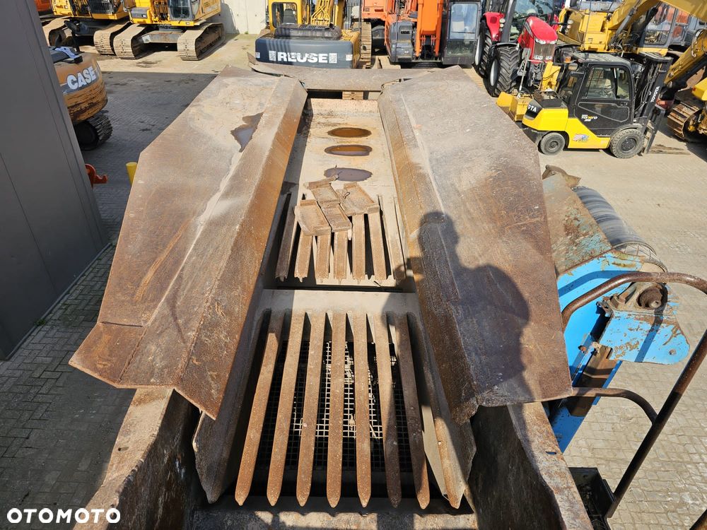 Terex PEGSON METROTRAK 900x600 - 11