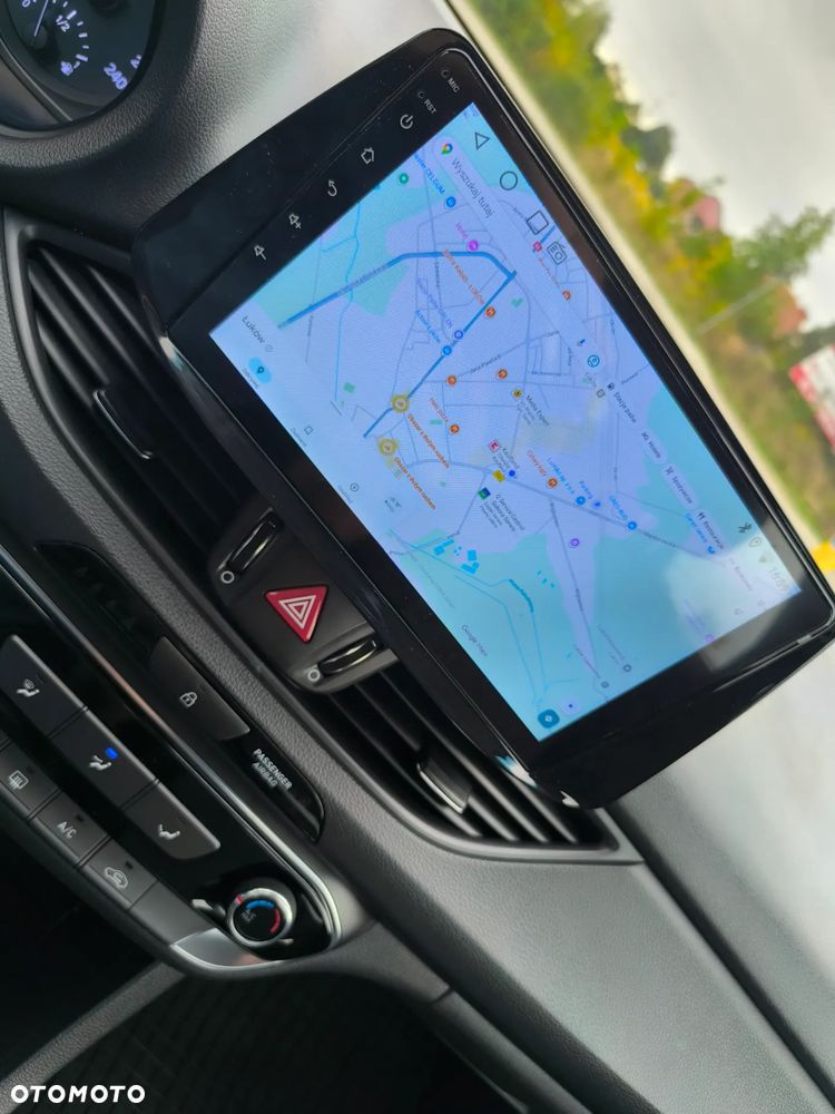 Hyundai i30 1.5 DPI Classic + - 16