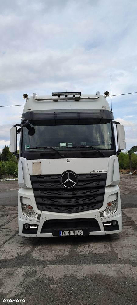 Mercedes-Benz ACTROS - 1