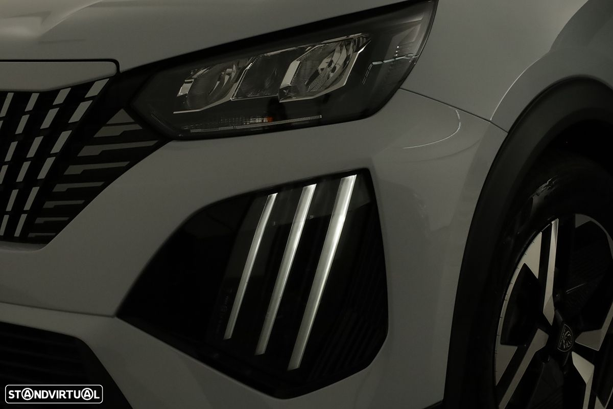 Peugeot 2008 1.2 PureTech Allure EAT8 - 6