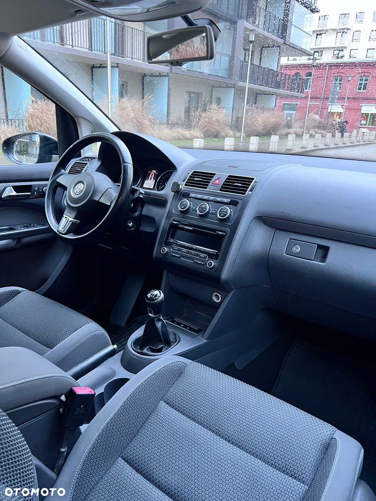 Volkswagen Touran - 30