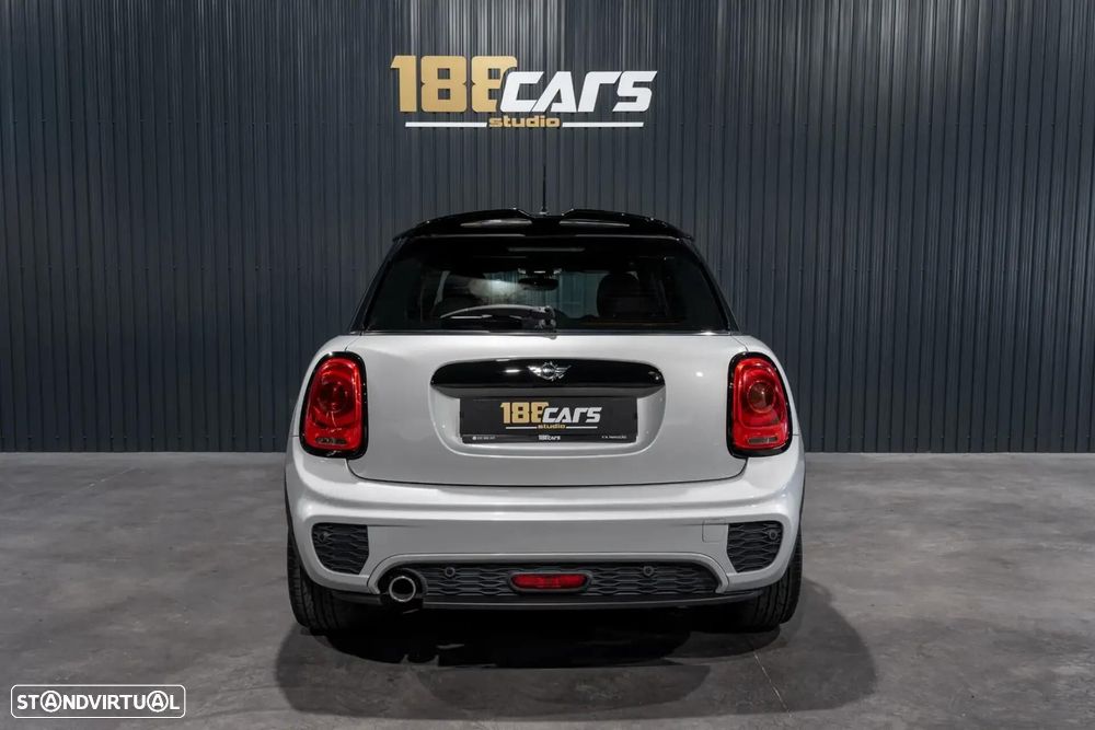 MINI 5 Portas Cooper D Auto - 56