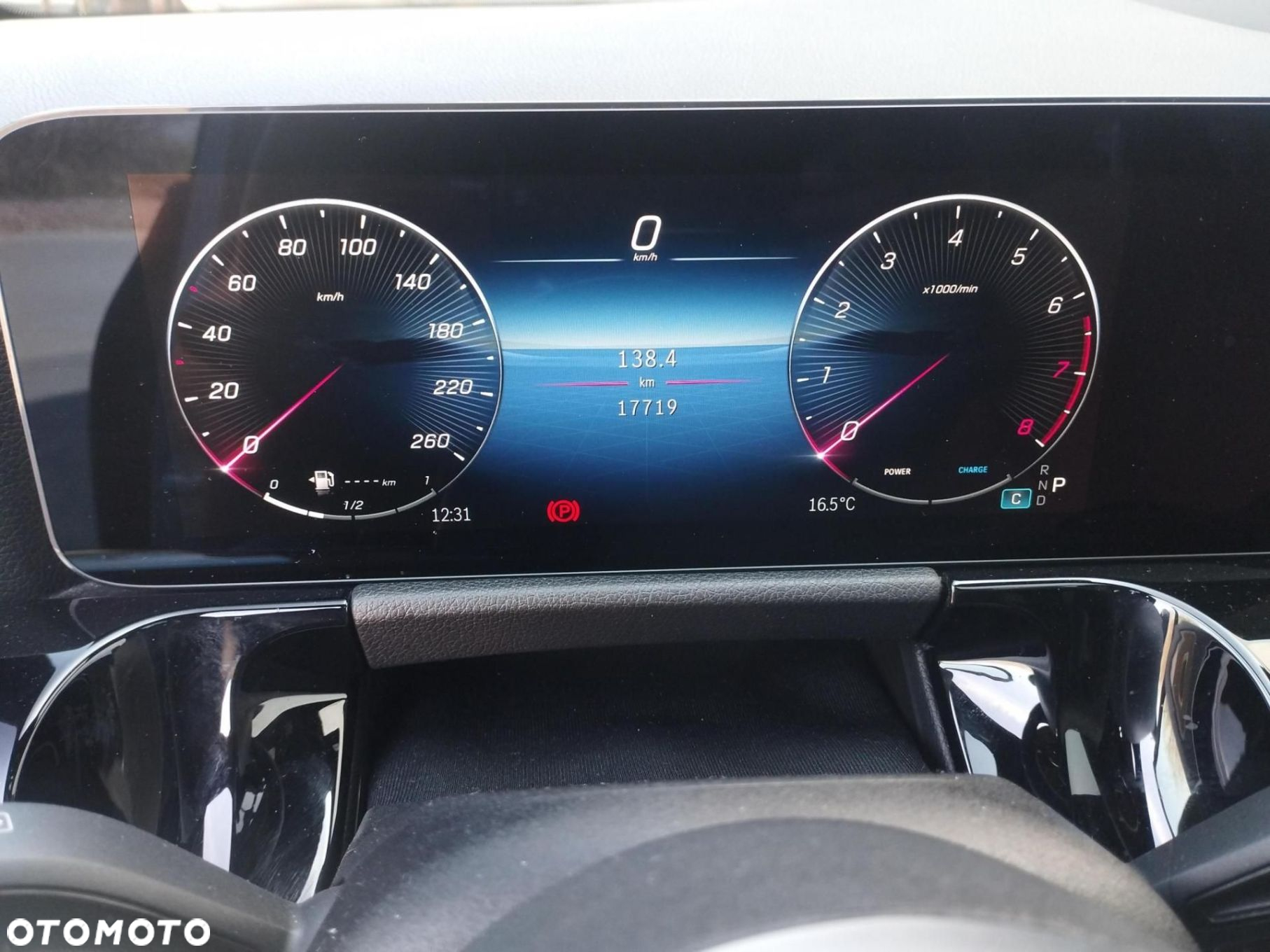 Mercedes-Benz GLA - 17