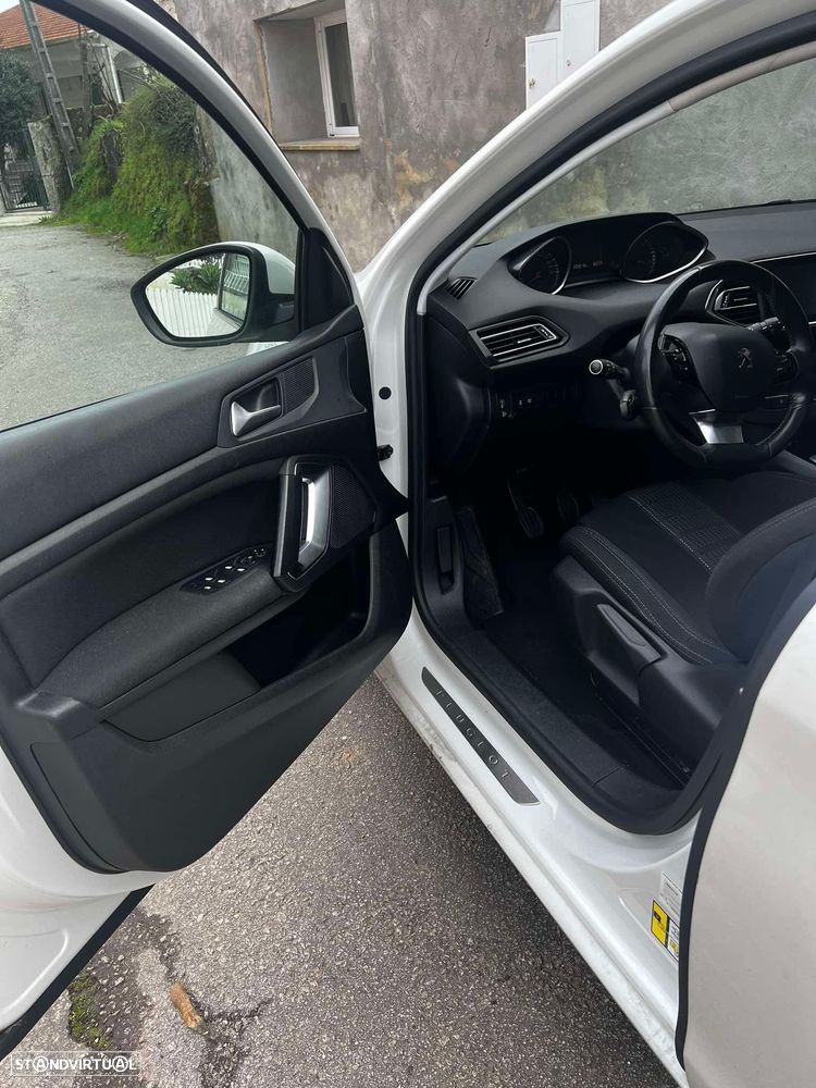 Peugeot 308 SW - 10