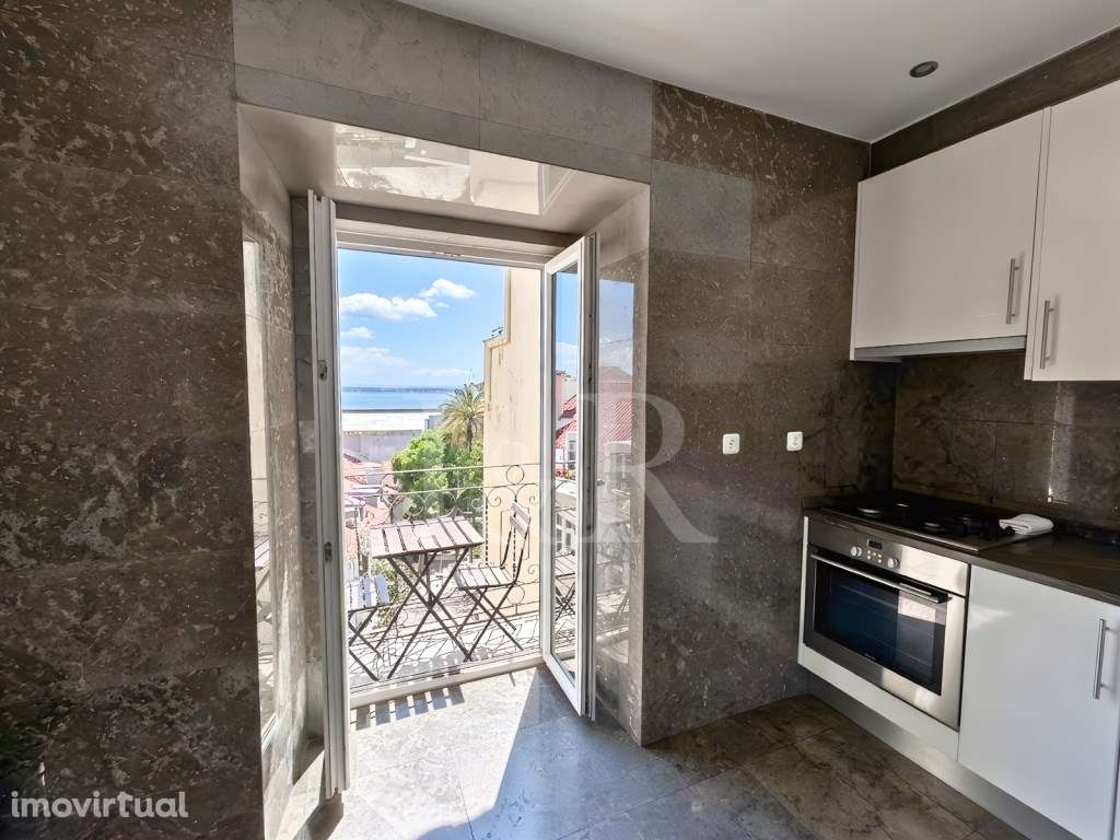 Apartamento T2 com varanda e vista rio no Chiado, Lisboa - Grande imagem: 4/24