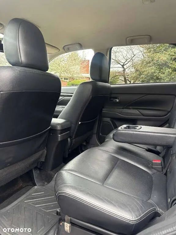 Mitsubishi Outlander 2.4 Instyle NAVI EU5 CVT - 15