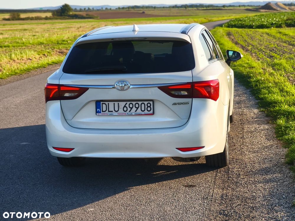 Toyota Avensis 1.8 Selection - 4