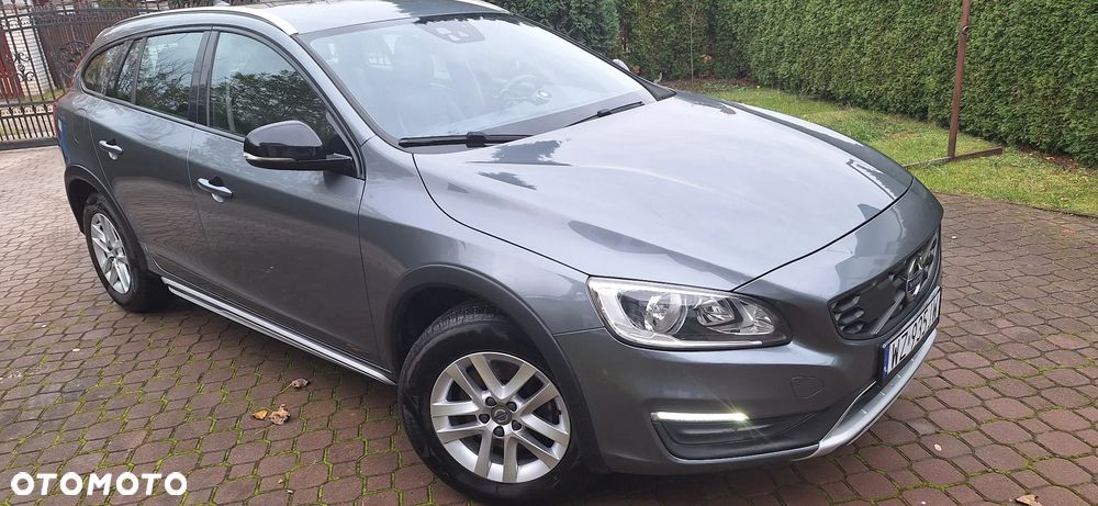 Volvo V60 Cross Country D3 Drive-E Summum - 1
