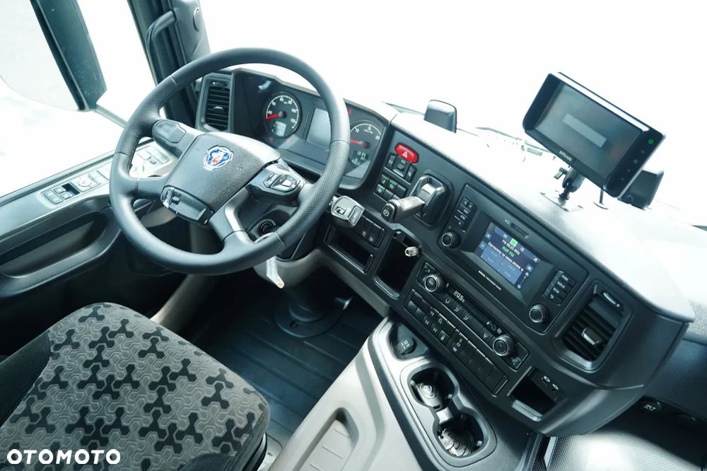 Scania P 320 / CHŁODNIA / 6X2  / SOLÓWKA 9 M / CARRIER SUPRA 1250 MT / MULTITEMPERATURA / WINDA 3000 KG / OŚ PODNOSZONA / AUTOMAT / EURO 6 - 29