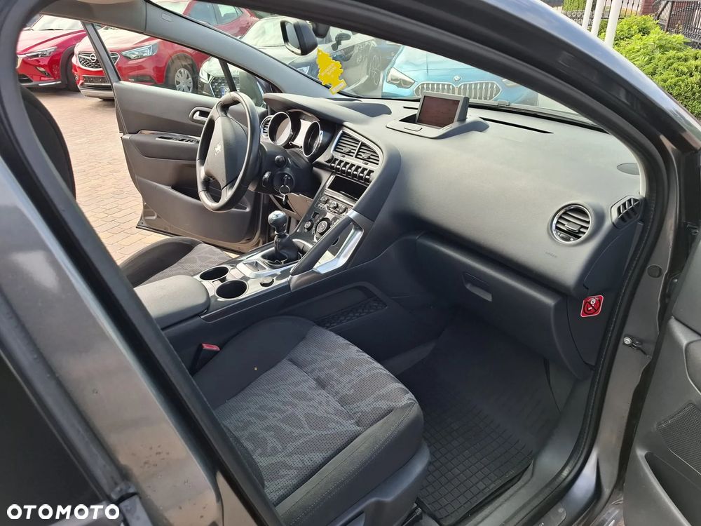 Peugeot 3008 1.6 HDi Premium - 16