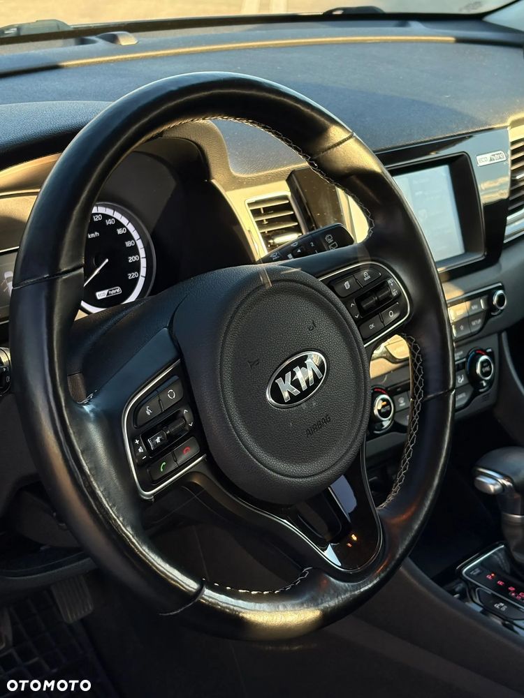 Kia Niro 1.6 GDI Hybrid L - 18