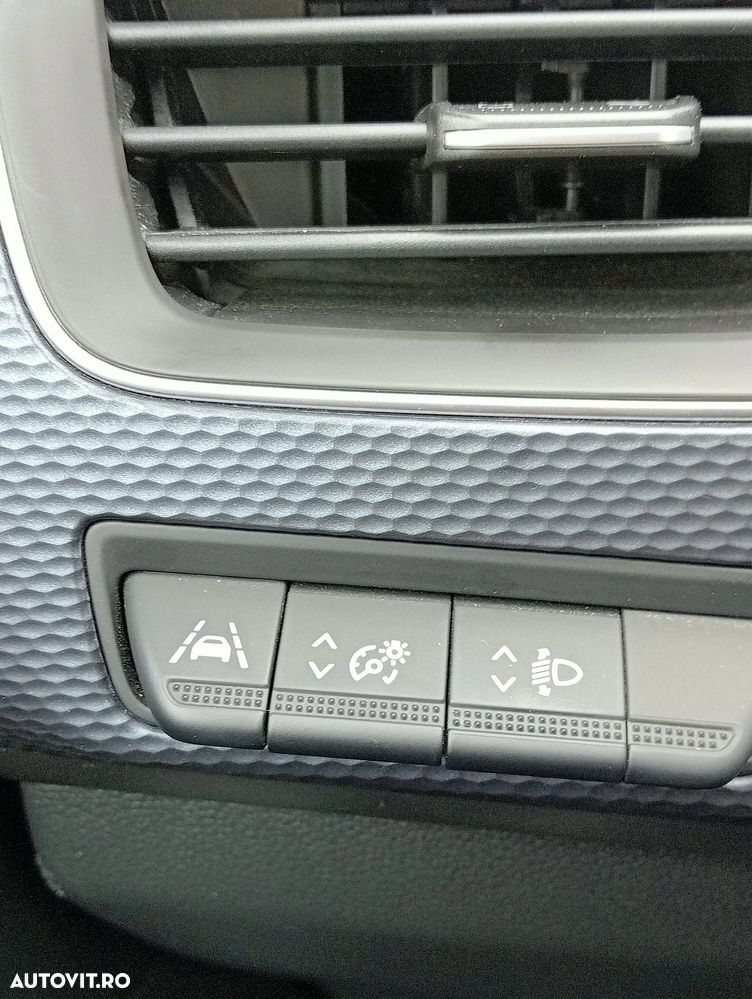 Renault Arkana E-TECH 145 Evolution - 12