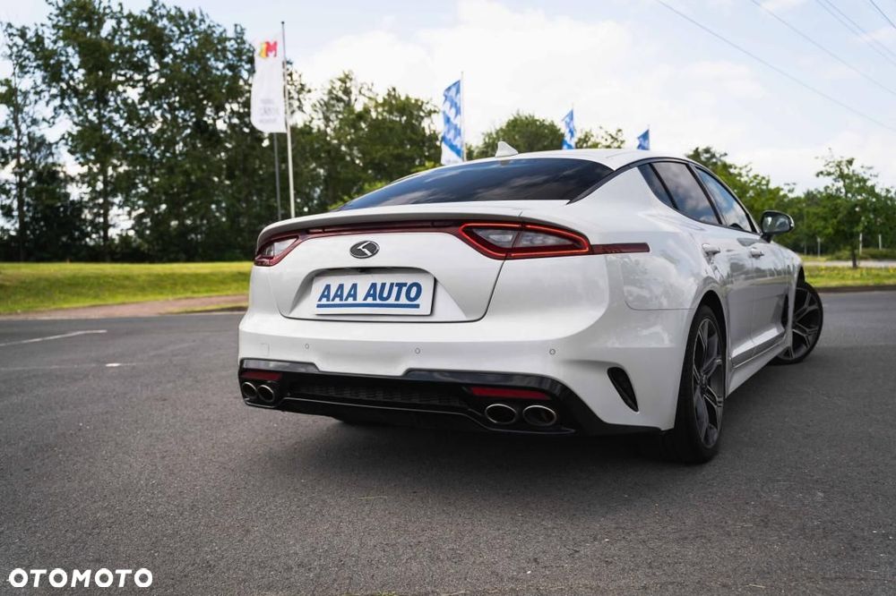 Kia Stinger - 13