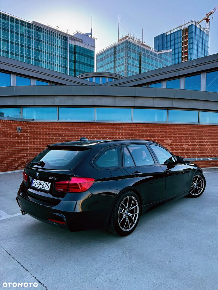 BMW Seria 3 320i - 9