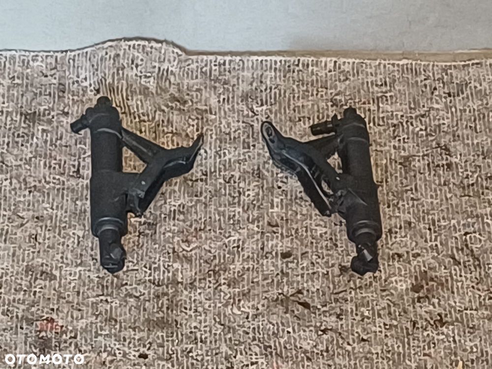 NR 91 Spryskiwacze lamp przód do Audi A4 B9 2016-2019 8W0955102 8W0955101 - 2