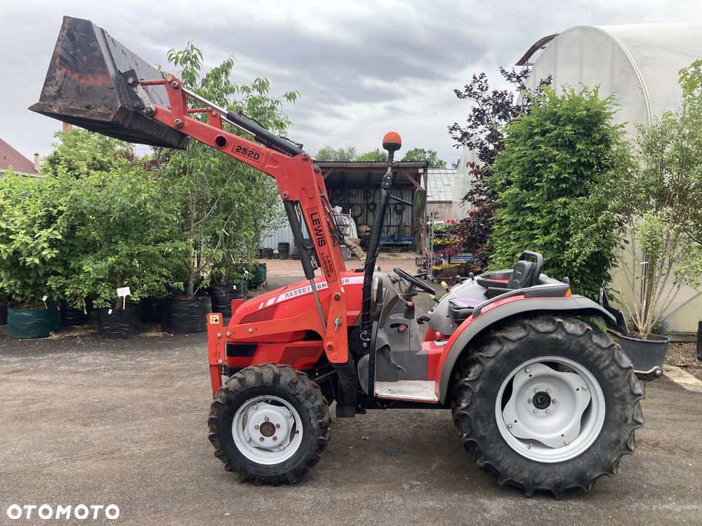 Massey Ferguson MF 2415 - 1