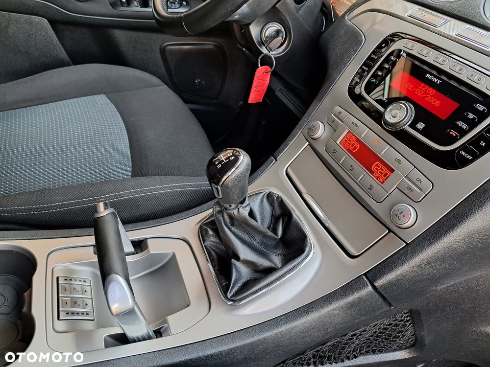 Ford Galaxy 2.0 FF Titanium - 31