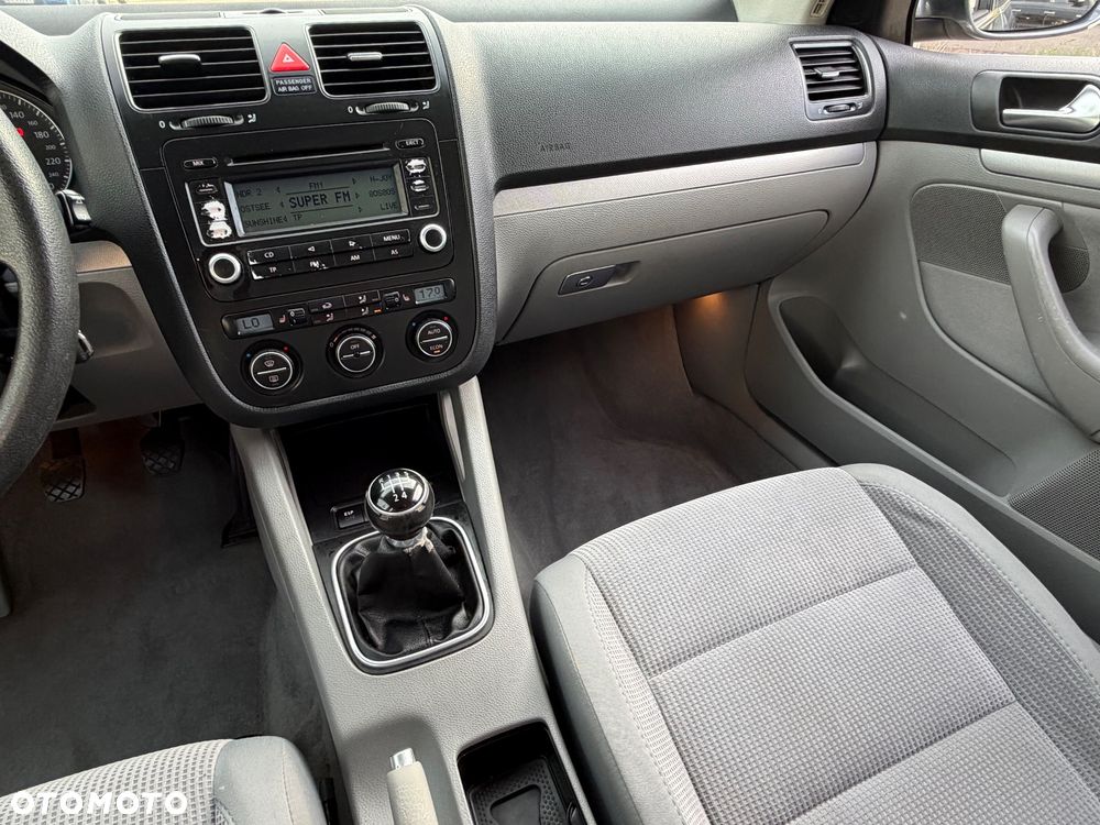 Volkswagen Jetta 1.6 Comfortline - 22