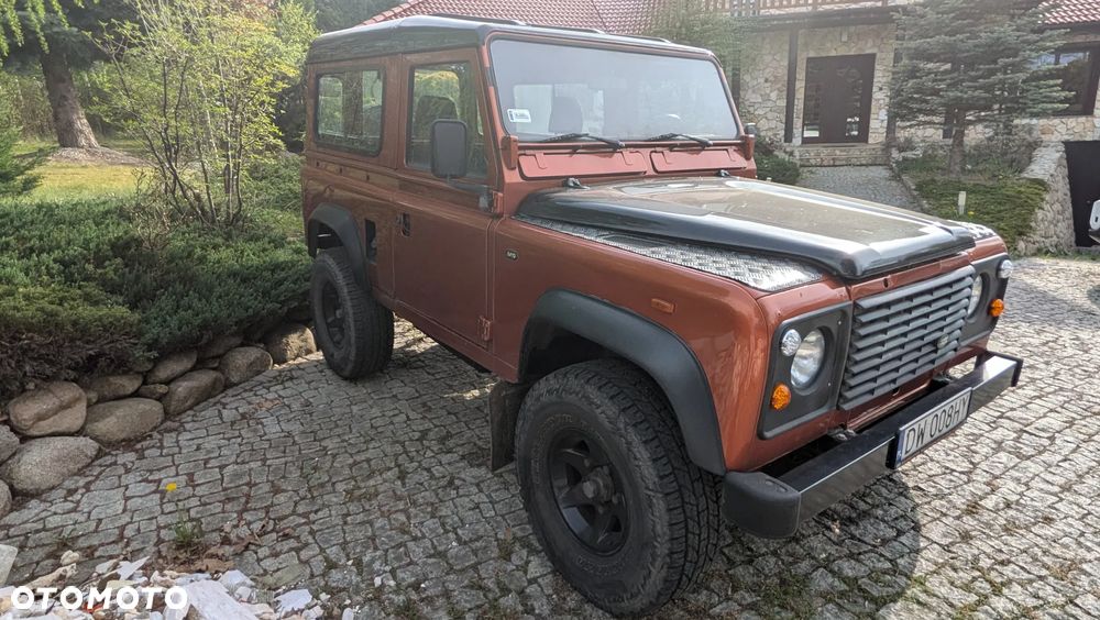 Land Rover Defender - 3