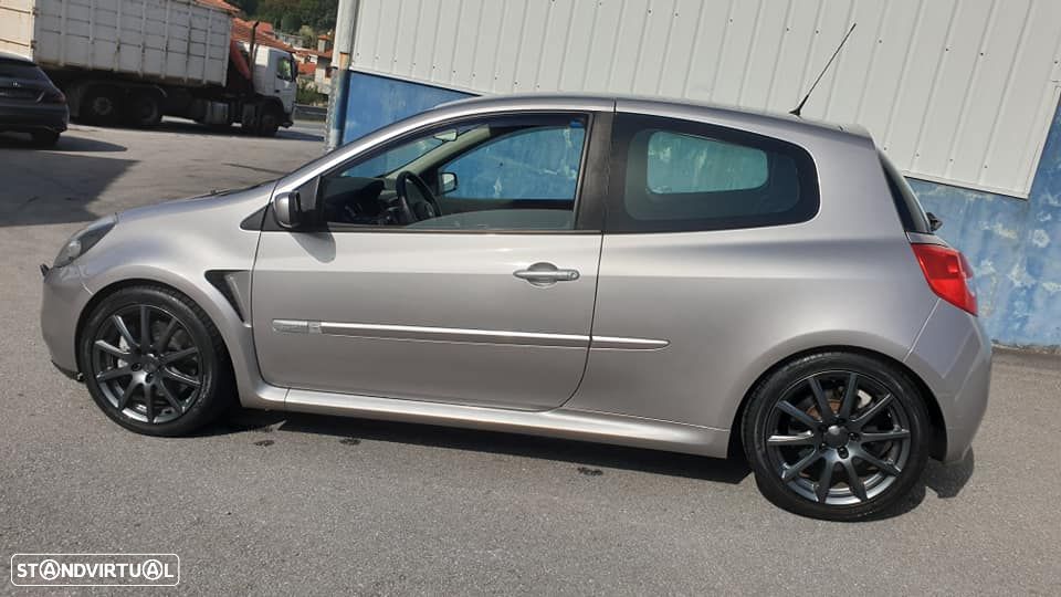 Renault Clio 2.0 16V Sport - 17