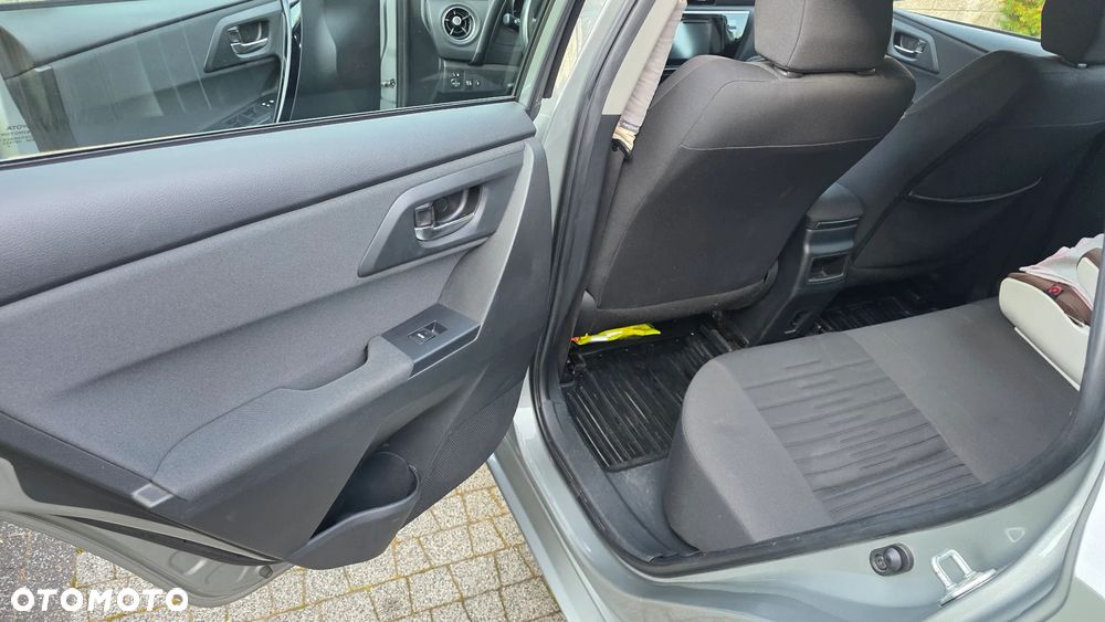 Toyota Auris - 16