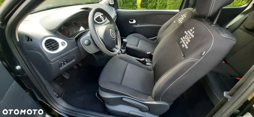 Renault Clio - 27
