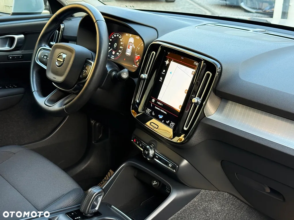 Volvo XC 40 B4 B AWD Geartronic Momentum Pro - 35