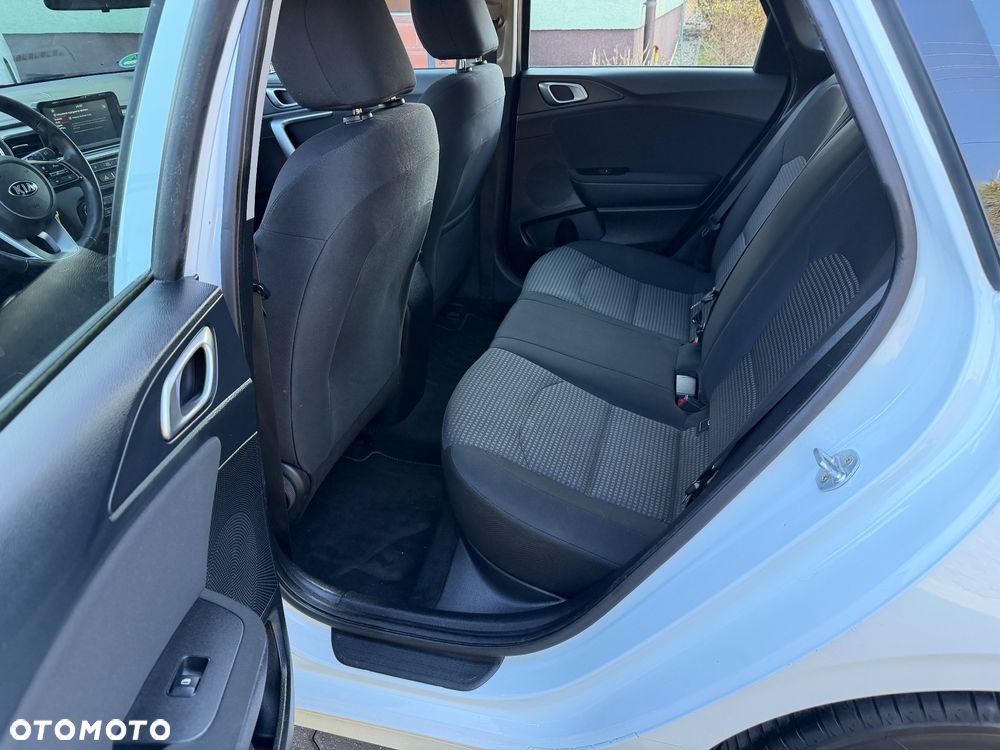 Kia Ceed 1.4 L Business Line Plus - 22