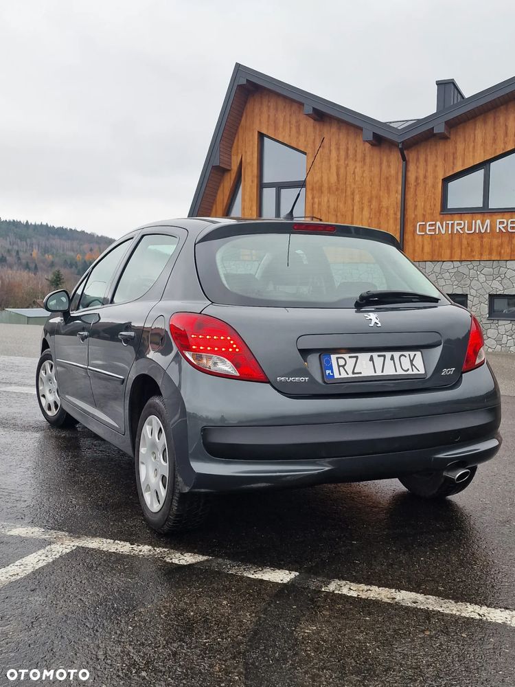 Peugeot 207 - 13