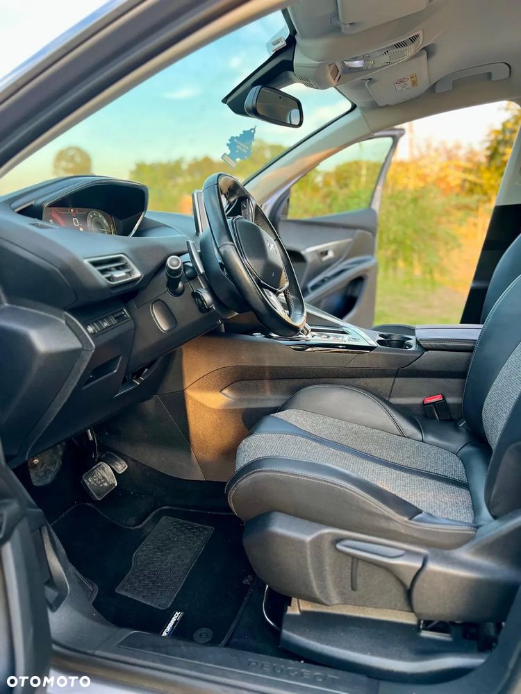 Peugeot 5008 1.6 THP Allure S&S EAT6 - 22