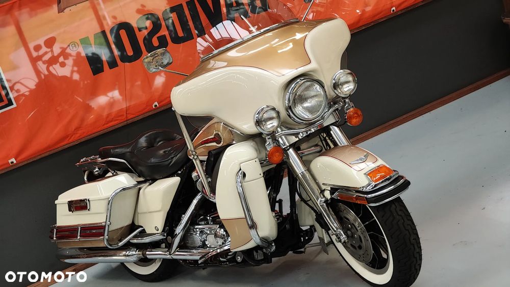 Harley-Davidson FLH Electra Glide - 18