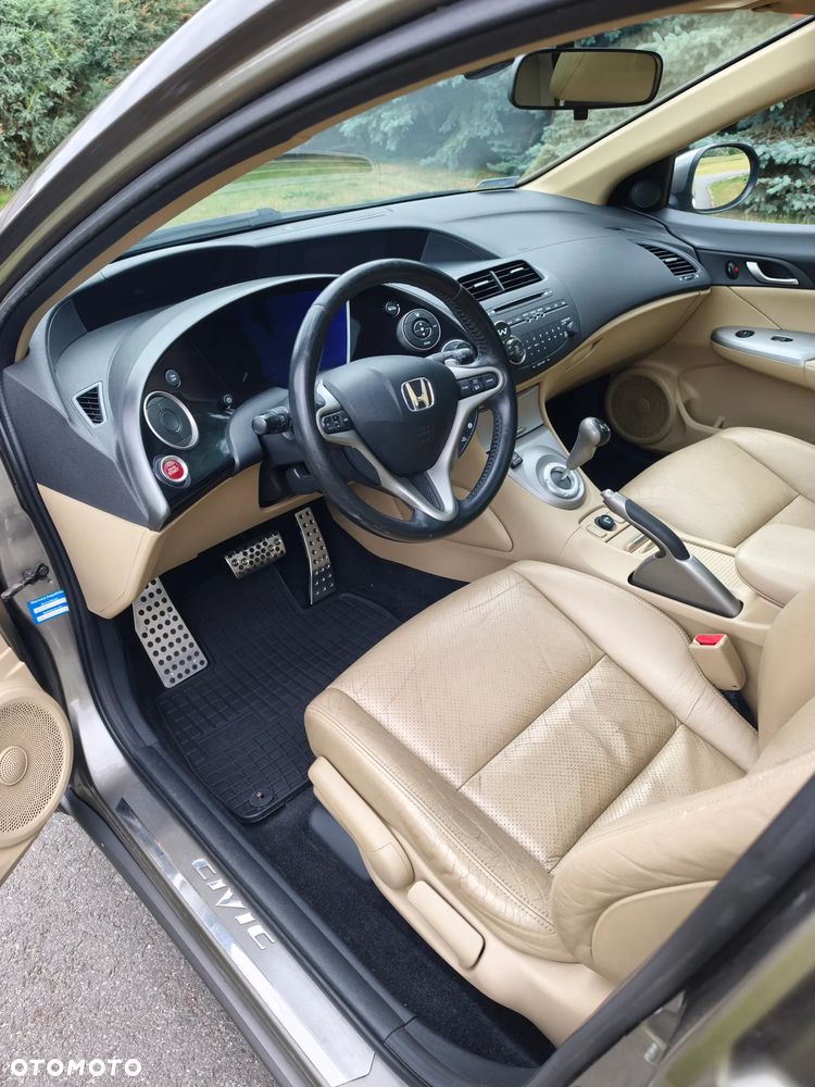 Honda Civic 1.8 Executive - 5