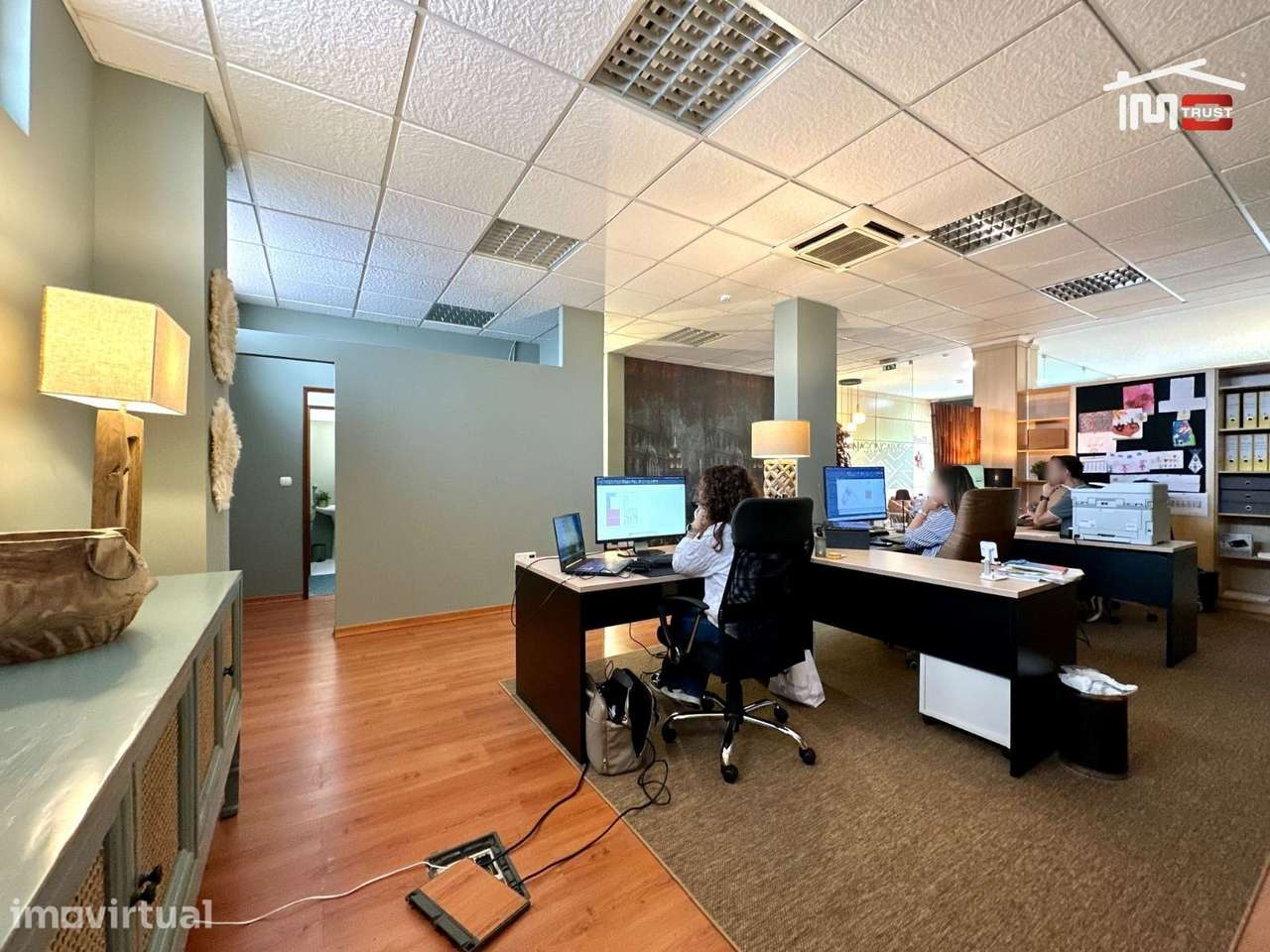 Fantástica Loja com 2 Pisos com 260m2 de área total - Grande imagem: 3/27