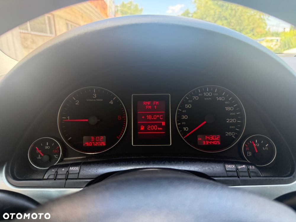 Audi A4 Limousine - 5