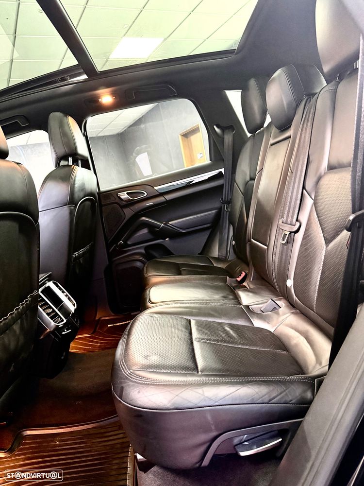 Porsche Cayenne Tiptronic S - 17