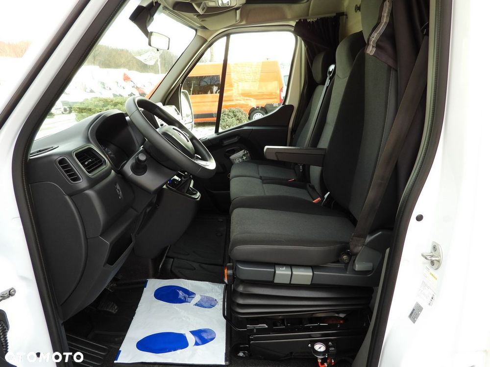 Renault MASTER PLANDEKA 10 PALET WEBASTO TEMPOMAT LEDY PNEUMATYKA KLIMATYZACJA  165KM - 28