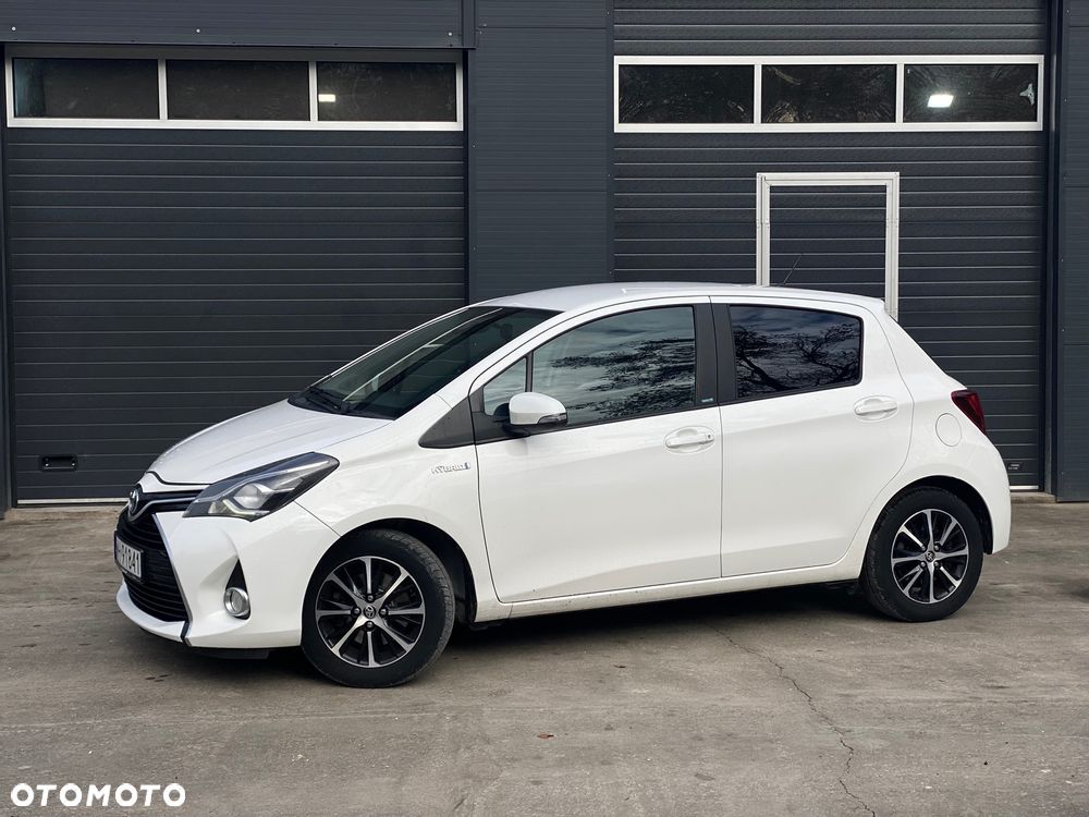 Toyota Yaris Hybrid 100 Premium - 12