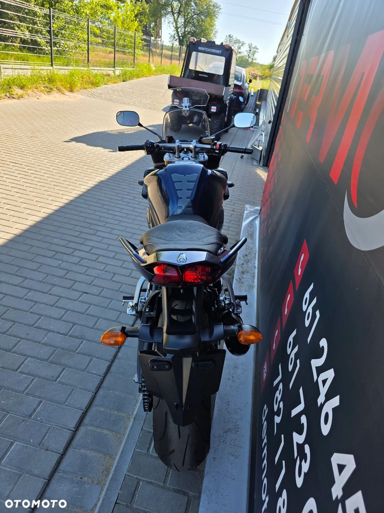 Yamaha FZ - 16