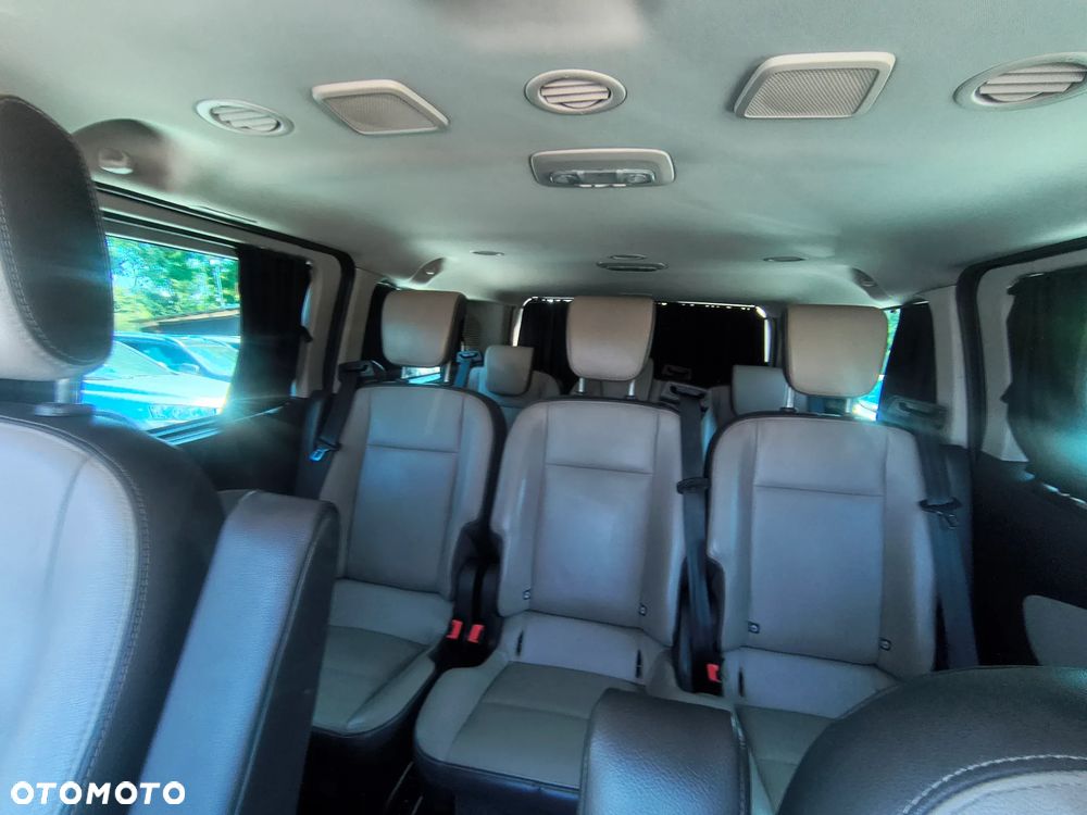 Ford Tourneo Custom - 36