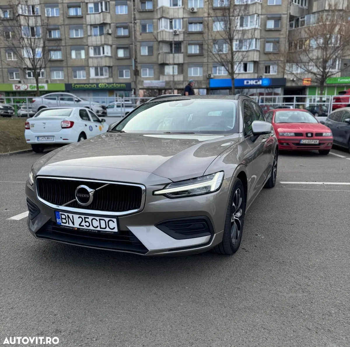 Volvo V60 B3 B DKG Momentum - 6