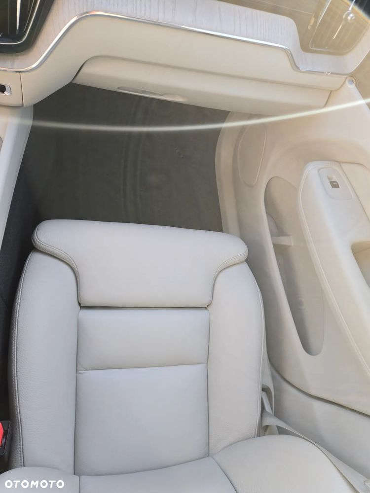 Volvo XC 60 B4 D AWD Inscription - 19