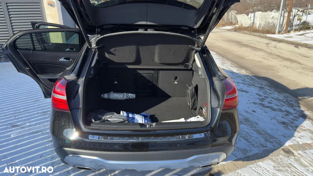 Mercedes-Benz GLA 180 7G-DCT StreetStyle - 13