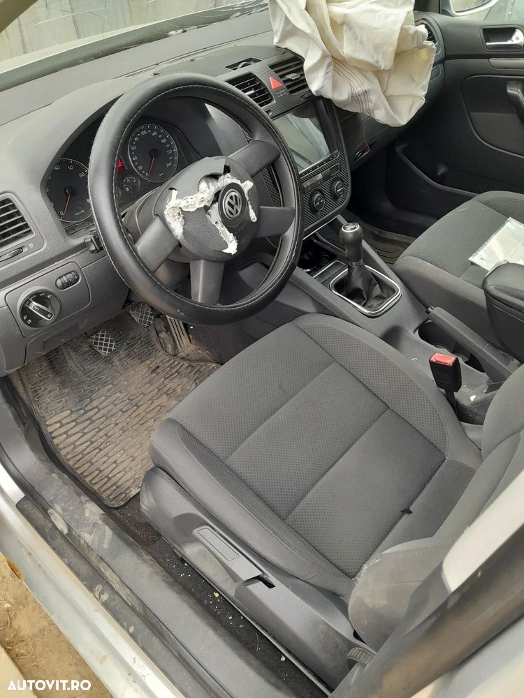 Dezmembrez Golf 5 1.6fsi 85kw cod motor Grau - 3