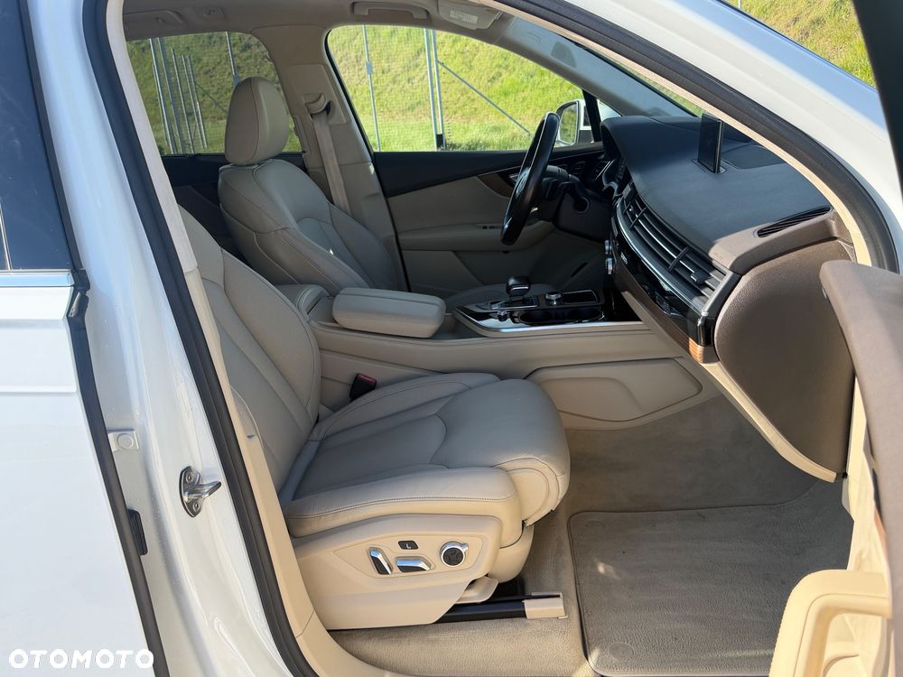 Audi Q7 - 16