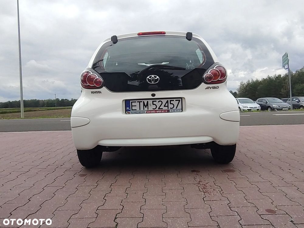 Toyota Aygo Cool - 13