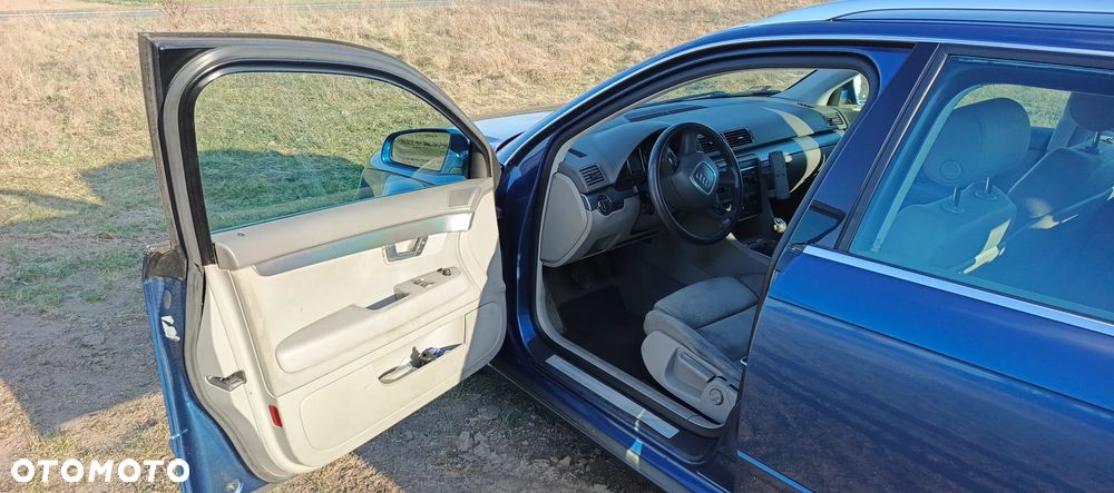 Audi A4 Avant 2.0 TDI DPF - 10