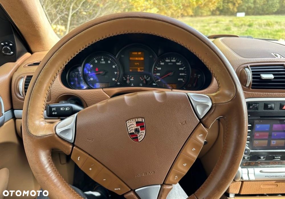 Porsche Cayenne - 19